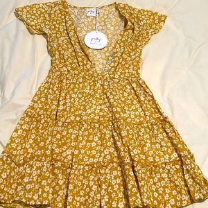 Princess Polly Dress, never been worn perfect for summer!